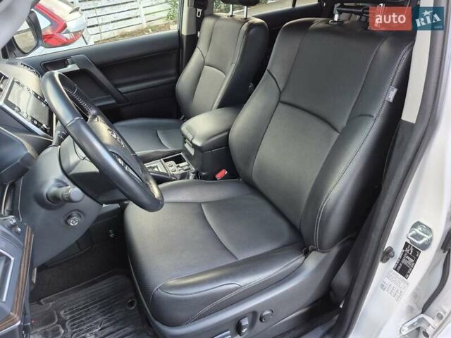 Білий Тойота Ленд Крузер Прадо, об'ємом двигуна 3.96 л та пробігом 73 тис. км за 50900 $, фото 33 на Automoto.ua