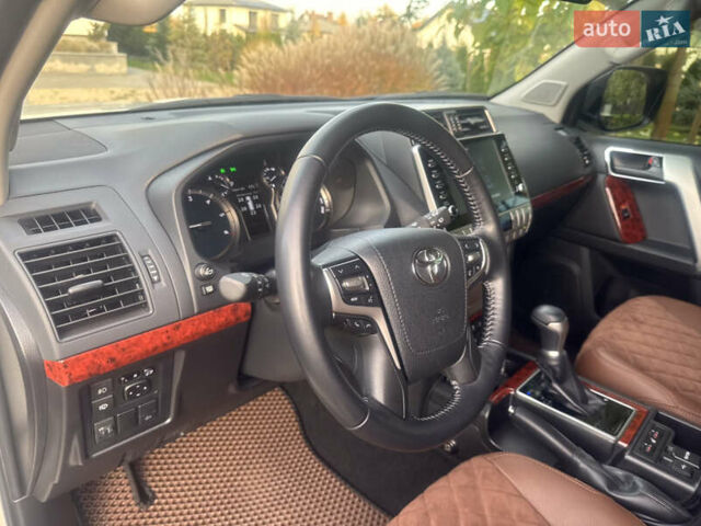 Белый Тойота Ленд Крузер Прадо, объемом двигателя 2.76 л и пробегом 28 тыс. км за 55500 $, фото 80 на Automoto.ua