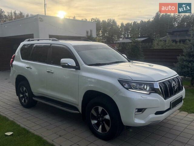 Белый Тойота Ленд Крузер Прадо, объемом двигателя 2.76 л и пробегом 28 тыс. км за 55500 $, фото 31 на Automoto.ua