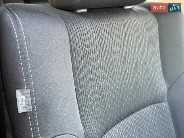 Белый Тойота Ленд Крузер Прадо, объемом двигателя 2.76 л и пробегом 37 тыс. км за 49900 $, фото 19 на Automoto.ua