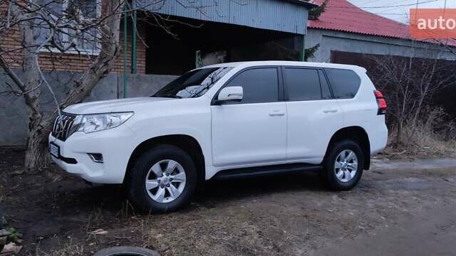 Белый Тойота Ленд Крузер Прадо, объемом двигателя 2.76 л и пробегом 40 тыс. км за 45500 $, фото 4 на Automoto.ua