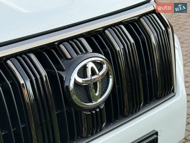 Белый Тойота Ленд Крузер Прадо, объемом двигателя 2.76 л и пробегом 37 тыс. км за 49900 $, фото 43 на Automoto.ua