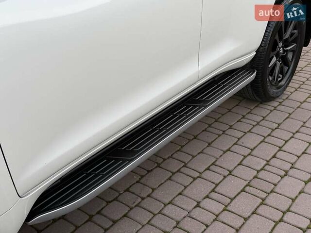 Белый Тойота Ленд Крузер Прадо, объемом двигателя 2.76 л и пробегом 37 тыс. км за 49900 $, фото 46 на Automoto.ua