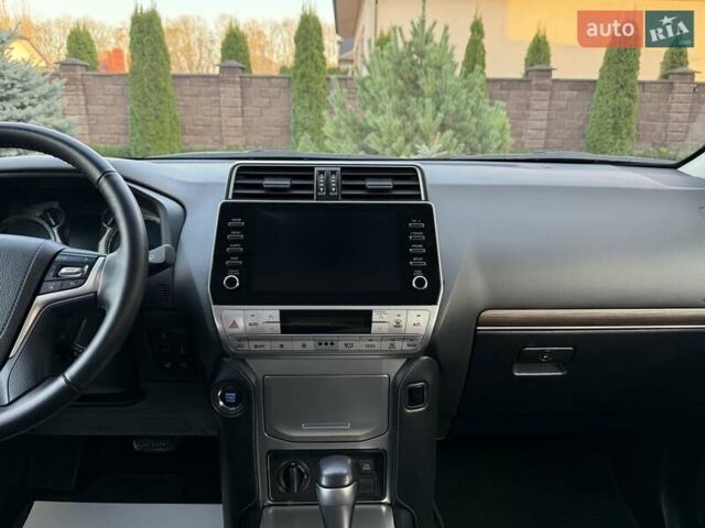 Белый Тойота Ленд Крузер Прадо, объемом двигателя 2.76 л и пробегом 37 тыс. км за 49900 $, фото 26 на Automoto.ua