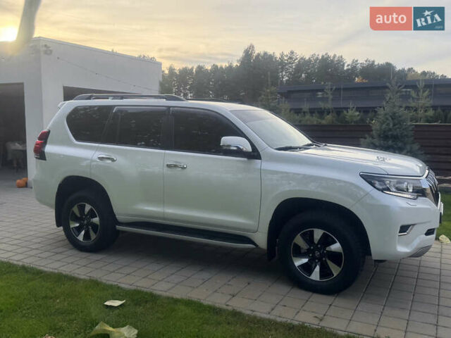 Белый Тойота Ленд Крузер Прадо, объемом двигателя 2.76 л и пробегом 28 тыс. км за 55500 $, фото 30 на Automoto.ua