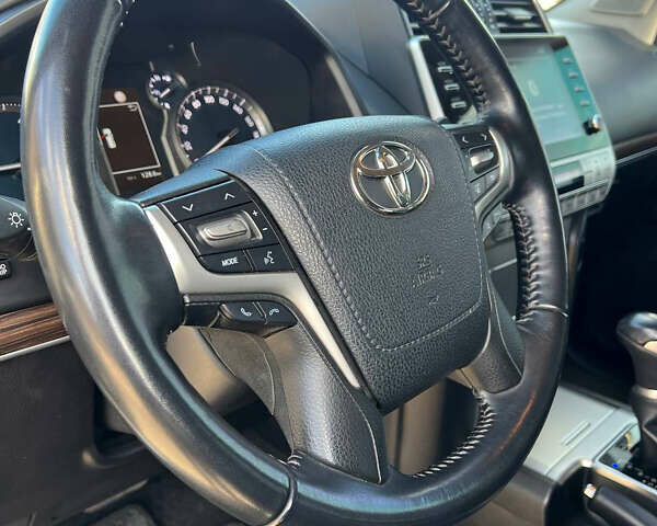 Белый Тойота Ленд Крузер Прадо, объемом двигателя 3.96 л и пробегом 134 тыс. км за 42900 $, фото 55 на Automoto.ua