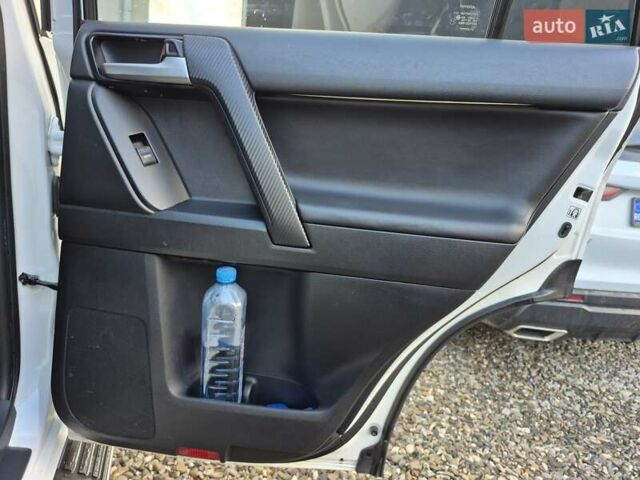 Белый Тойота Ленд Крузер Прадо, объемом двигателя 3.96 л и пробегом 73 тыс. км за 50900 $, фото 37 на Automoto.ua