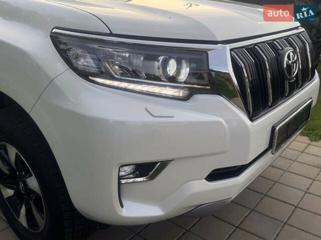 Белый Тойота Ленд Крузер Прадо, объемом двигателя 2.76 л и пробегом 28 тыс. км за 55500 $, фото 32 на Automoto.ua