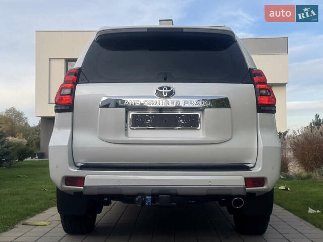 Белый Тойота Ленд Крузер Прадо, объемом двигателя 2.76 л и пробегом 28 тыс. км за 55500 $, фото 24 на Automoto.ua