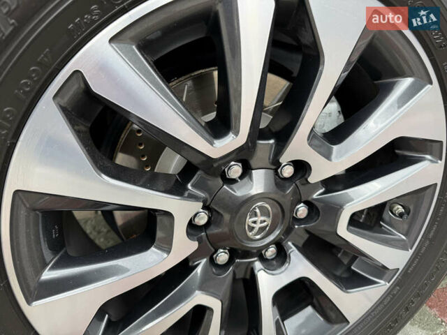 Тойота Ленд Крузер Прадо 2022 в Запорожье на Automoto.ua Белый Тойота Ленд Крузер Прадо, объемом двигателя 3.96 л и пробегом 15 тыс. км за 55000 $, фото 17 на Automoto.ua