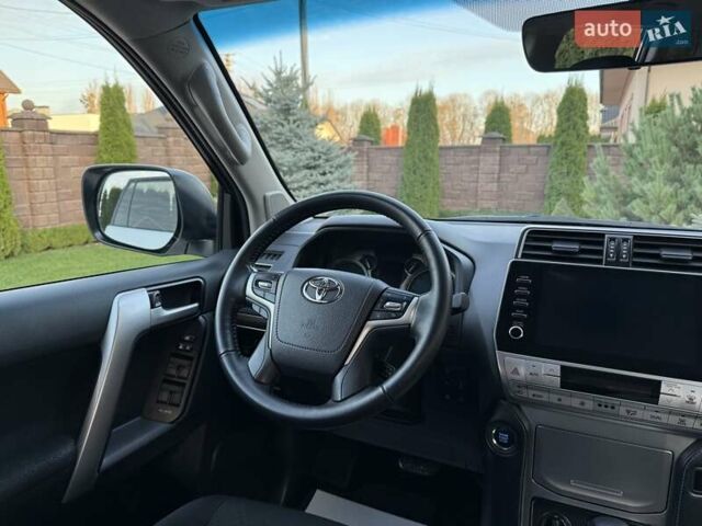 Белый Тойота Ленд Крузер Прадо, объемом двигателя 2.76 л и пробегом 37 тыс. км за 49900 $, фото 25 на Automoto.ua