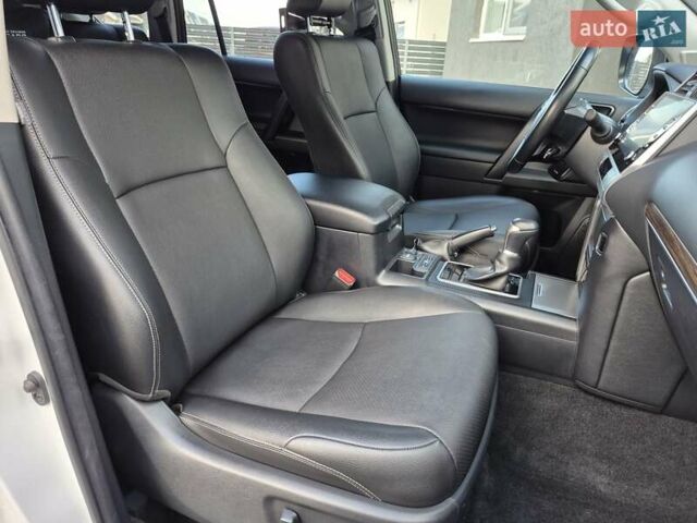 Белый Тойота Ленд Крузер Прадо, объемом двигателя 3.96 л и пробегом 71 тыс. км за 50900 $, фото 43 на Automoto.ua