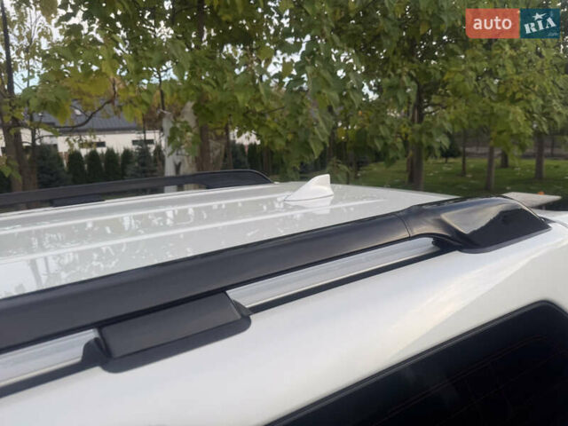 Белый Тойота Ленд Крузер Прадо, объемом двигателя 2.76 л и пробегом 28 тыс. км за 55500 $, фото 90 на Automoto.ua