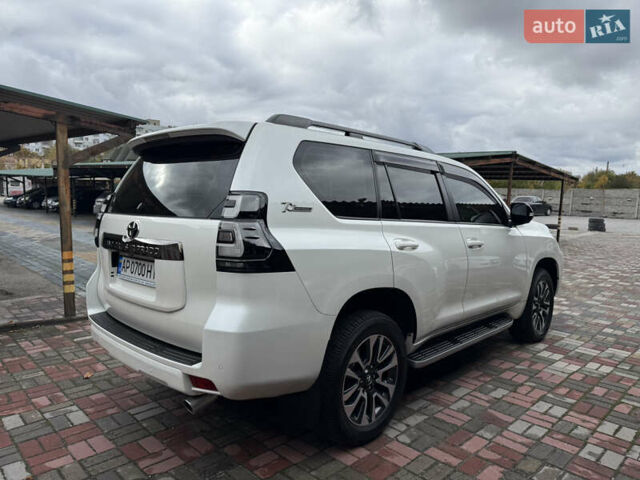 Тойота Ленд Крузер Прадо 2022 в Запорожье на Automoto.ua Белый Тойота Ленд Крузер Прадо, объемом двигателя 3.96 л и пробегом 15 тыс. км за 55000 $, фото 4 на Automoto.ua