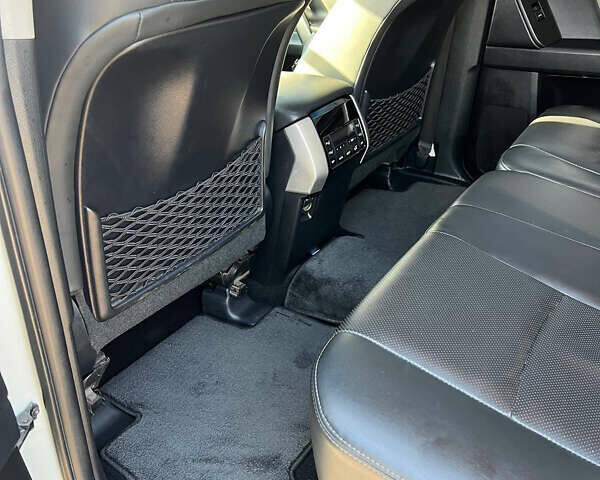 Белый Тойота Ленд Крузер Прадо, объемом двигателя 3.96 л и пробегом 134 тыс. км за 42900 $, фото 62 на Automoto.ua