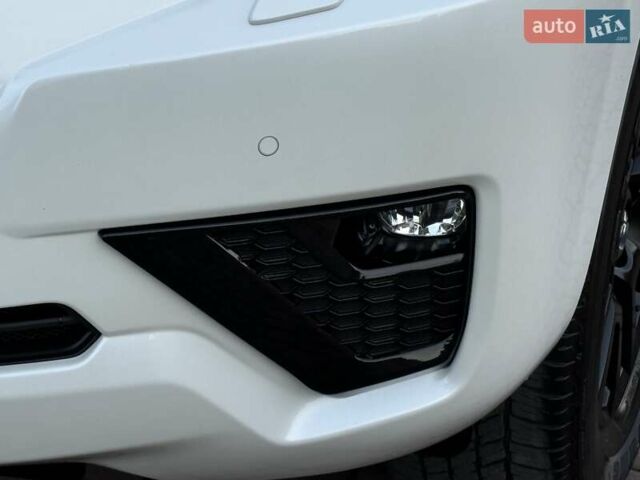 Белый Тойота Ленд Крузер Прадо, объемом двигателя 2.76 л и пробегом 37 тыс. км за 49900 $, фото 45 на Automoto.ua