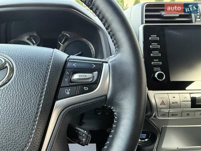 Белый Тойота Ленд Крузер Прадо, объемом двигателя 2.76 л и пробегом 37 тыс. км за 49900 $, фото 30 на Automoto.ua