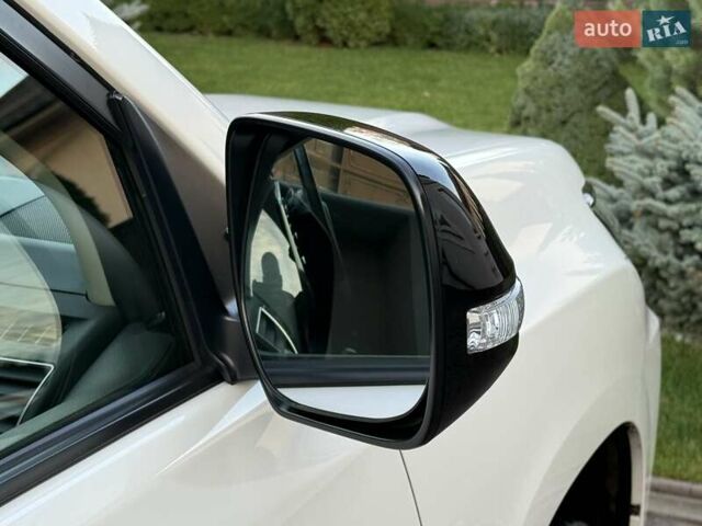 Белый Тойота Ленд Крузер Прадо, объемом двигателя 2.76 л и пробегом 37 тыс. км за 49900 $, фото 40 на Automoto.ua