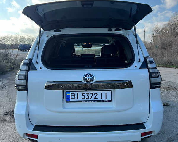 Белый Тойота Ленд Крузер Прадо, объемом двигателя 3.96 л и пробегом 134 тыс. км за 42900 $, фото 26 на Automoto.ua