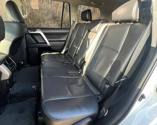 Белый Тойота Ленд Крузер Прадо, объемом двигателя 3.96 л и пробегом 134 тыс. км за 42900 $, фото 64 на Automoto.ua