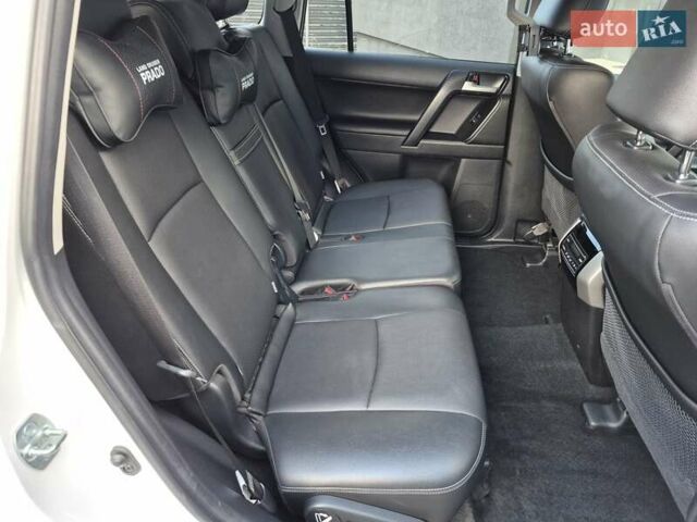 Белый Тойота Ленд Крузер Прадо, объемом двигателя 3.96 л и пробегом 71 тыс. км за 50900 $, фото 38 на Automoto.ua