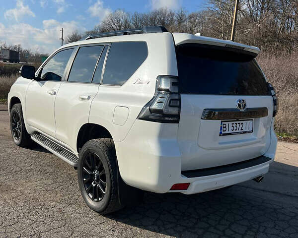 Белый Тойота Ленд Крузер Прадо, объемом двигателя 3.96 л и пробегом 134 тыс. км за 42900 $, фото 30 на Automoto.ua