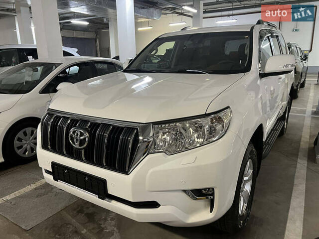 Белый Тойота Ленд Крузер Прадо, объемом двигателя 2.76 л и пробегом 33 тыс. км за 54000 $, фото 1 на Automoto.ua