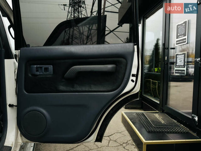 Бежевый Тойота Ленд Крузер Прадо, объемом двигателя 3.4 л и пробегом 182 тыс. км за 9500 $, фото 20 на Automoto.ua