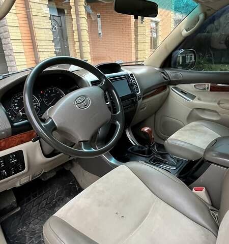 Бежевый Тойота Ленд Крузер Прадо, объемом двигателя 4 л и пробегом 513 тыс. км за 12000 $, фото 5 на Automoto.ua