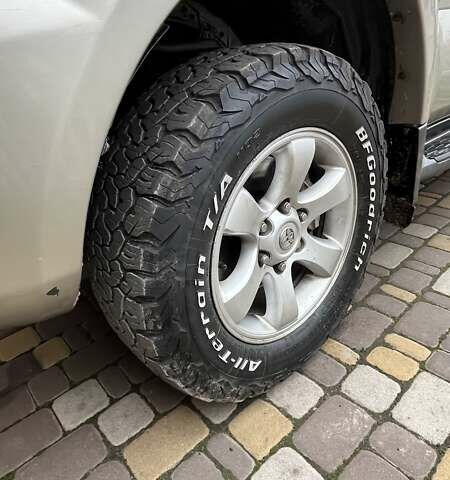 Бежевый Тойота Ленд Крузер Прадо, объемом двигателя 4 л и пробегом 513 тыс. км за 12000 $, фото 7 на Automoto.ua