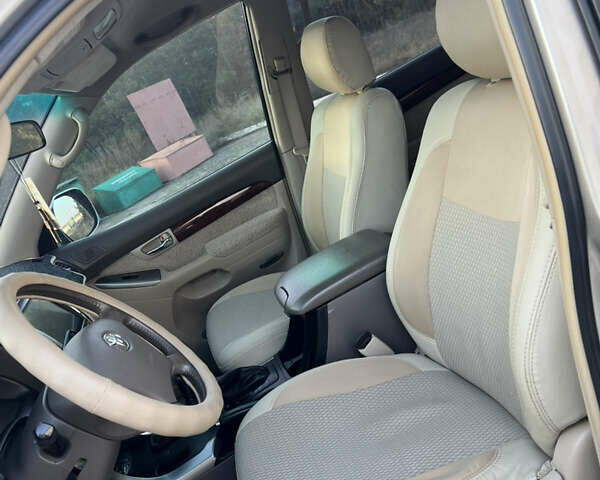 Бежевый Тойота Ленд Крузер Прадо, объемом двигателя 2.69 л и пробегом 330 тыс. км за 11999 $, фото 8 на Automoto.ua