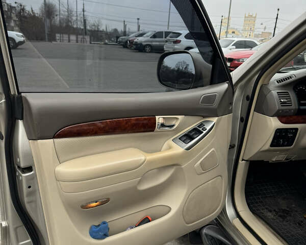 Бежевий Тойота Ленд Крузер Прадо, об'ємом двигуна 3 л та пробігом 201 тис. км за 18500 $, фото 23 на Automoto.ua