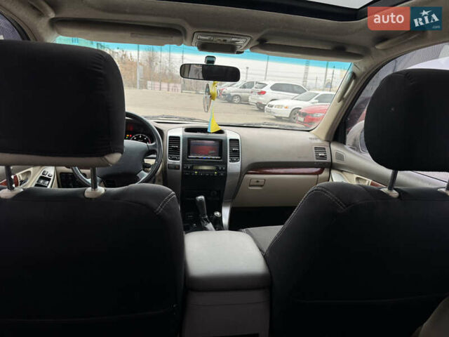 Бежевий Тойота Ленд Крузер Прадо, об'ємом двигуна 3 л та пробігом 201 тис. км за 18500 $, фото 21 на Automoto.ua