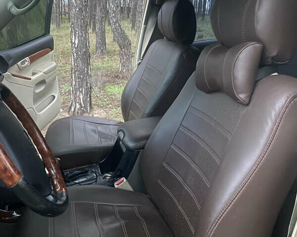 Бежевый Тойота Ленд Крузер Прадо, объемом двигателя 2.7 л и пробегом 370 тыс. км за 9500 $, фото 7 на Automoto.ua