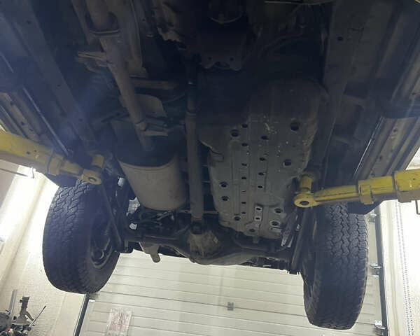 Бежевый Тойота Ленд Крузер Прадо, объемом двигателя 2.69 л и пробегом 330 тыс. км за 11999 $, фото 18 на Automoto.ua