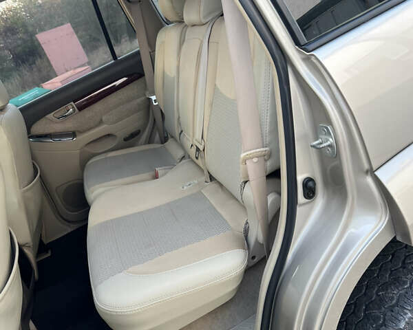 Бежевый Тойота Ленд Крузер Прадо, объемом двигателя 2.69 л и пробегом 330 тыс. км за 11999 $, фото 11 на Automoto.ua