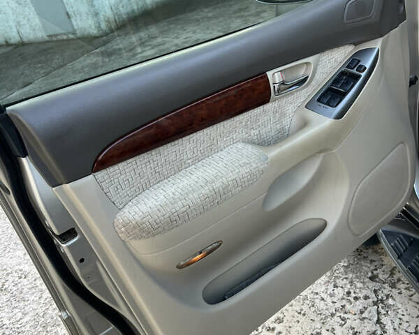 Бежевый Тойота Ленд Крузер Прадо, объемом двигателя 2.69 л и пробегом 330 тыс. км за 11999 $, фото 9 на Automoto.ua