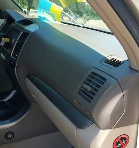 Бежевый Тойота Ленд Крузер Прадо, объемом двигателя 2.7 л и пробегом 280 тыс. км за 10250 $, фото 18 на Automoto.ua