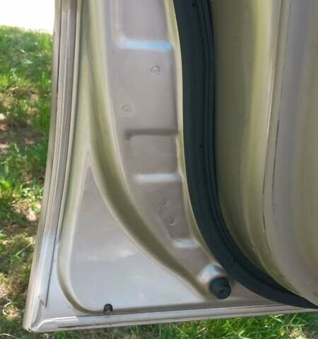 Бежевый Тойота Ленд Крузер Прадо, объемом двигателя 2.7 л и пробегом 280 тыс. км за 10250 $, фото 7 на Automoto.ua