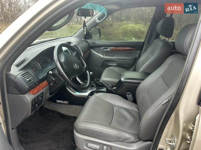 Бежевий Тойота Ленд Крузер Прадо, об'ємом двигуна 4 л та пробігом 322 тис. км за 11700 $, фото 10 на Automoto.ua