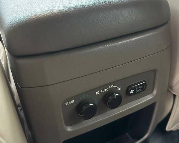 Бежевий Тойота Ленд Крузер Прадо, об'ємом двигуна 3.96 л та пробігом 166 тис. км за 21999 $, фото 30 на Automoto.ua