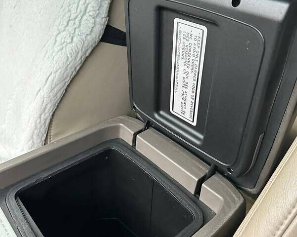 Бежевий Тойота Ленд Крузер Прадо, об'ємом двигуна 3.96 л та пробігом 166 тис. км за 21999 $, фото 56 на Automoto.ua