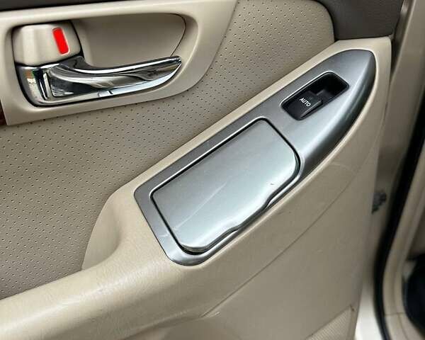 Бежевий Тойота Ленд Крузер Прадо, об'ємом двигуна 3.96 л та пробігом 166 тис. км за 21999 $, фото 32 на Automoto.ua