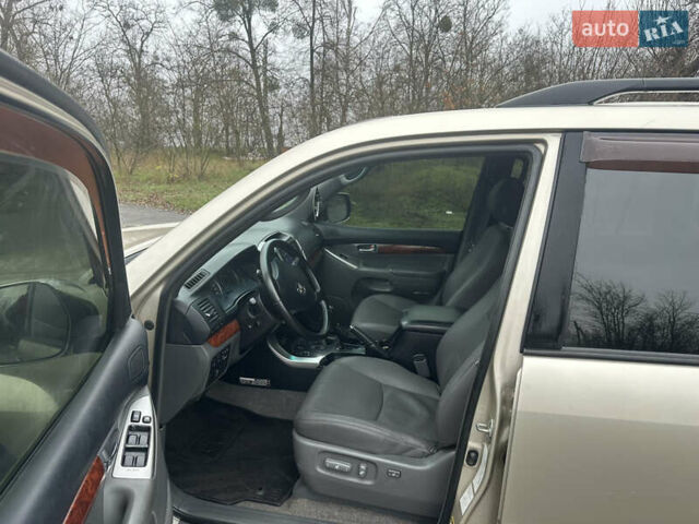 Бежевий Тойота Ленд Крузер Прадо, об'ємом двигуна 4 л та пробігом 322 тис. км за 11700 $, фото 9 на Automoto.ua