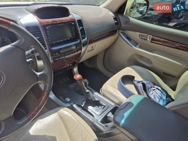 Бежевий Тойота Ленд Крузер Прадо, об'ємом двигуна 3.96 л та пробігом 315 тис. км за 11999 $, фото 19 на Automoto.ua