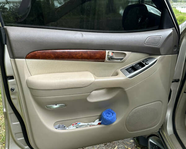 Бежевый Тойота Ленд Крузер Прадо, объемом двигателя 3.96 л и пробегом 210 тыс. км за 16500 $, фото 12 на Automoto.ua