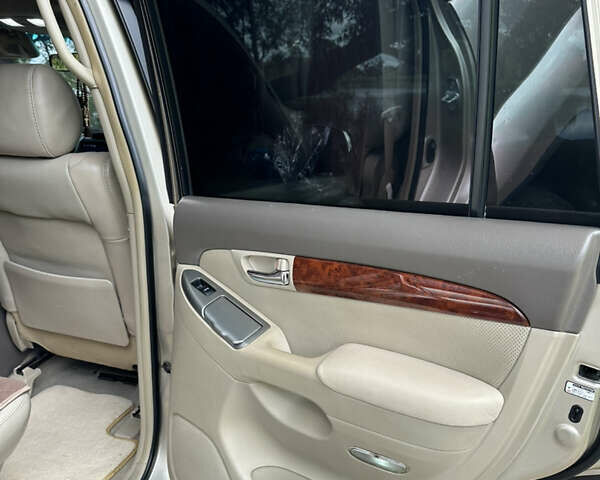 Бежевый Тойота Ленд Крузер Прадо, объемом двигателя 3.96 л и пробегом 210 тыс. км за 16500 $, фото 4 на Automoto.ua