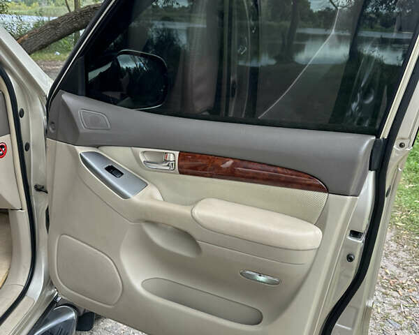 Бежевый Тойота Ленд Крузер Прадо, объемом двигателя 3.96 л и пробегом 210 тыс. км за 16500 $, фото 6 на Automoto.ua