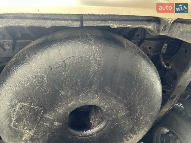 Бежевый Тойота Ленд Крузер Прадо, объемом двигателя 3.96 л и пробегом 210 тыс. км за 16500 $, фото 1 на Automoto.ua