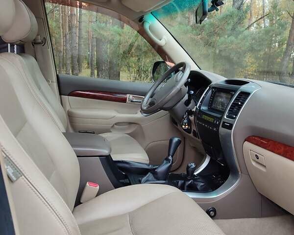 Бежевый Тойота Ленд Крузер Прадо, объемом двигателя 4 л и пробегом 203 тыс. км за 15000 $, фото 11 на Automoto.ua